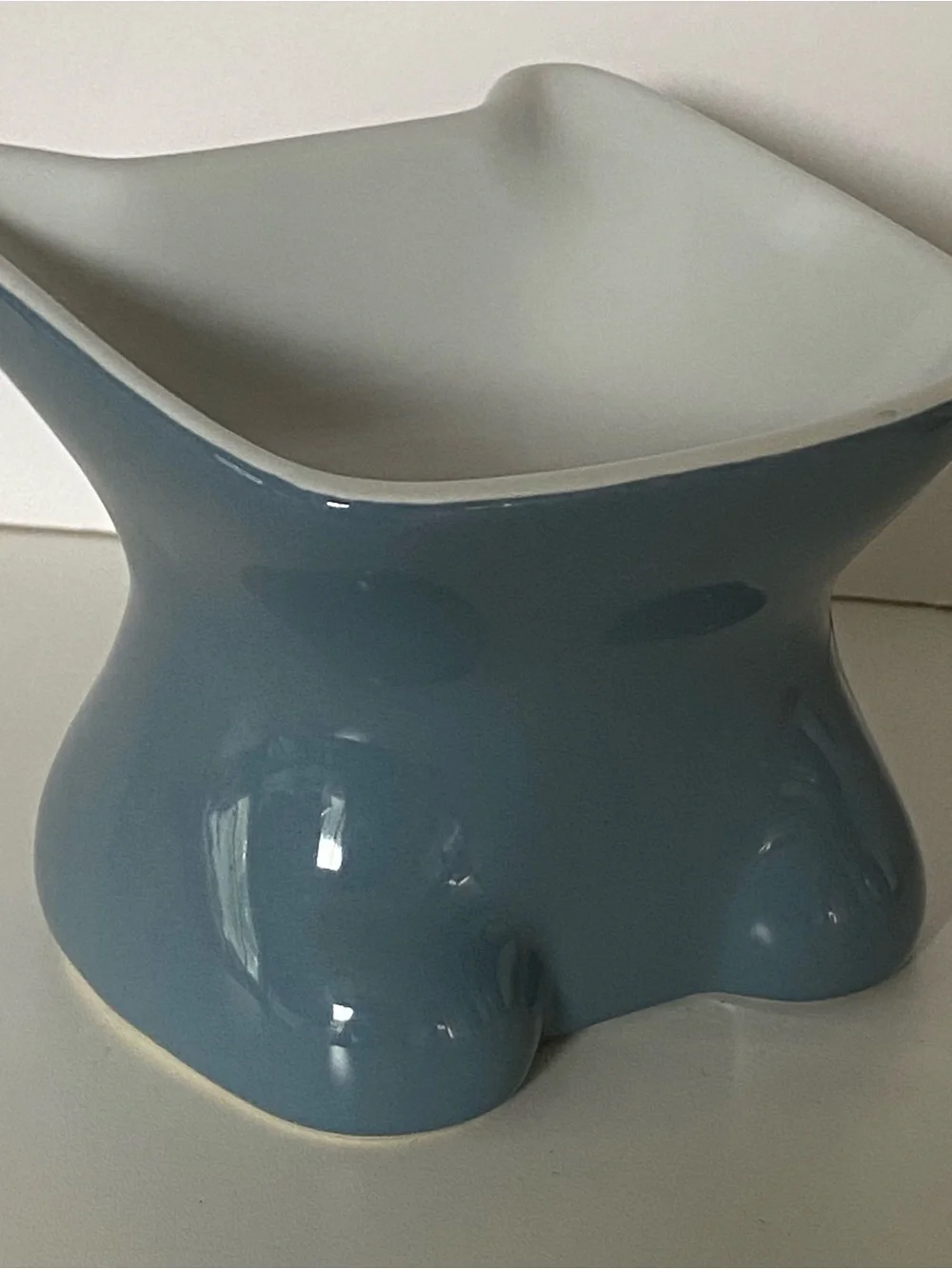 Whisker City Elevated Cat Bowl Ceramic Blue Gray EUC Kitty Face Shape 4” Tall.